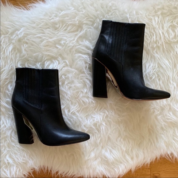 CUTE BCBG Silver Accent Fall Booty Like New Sz 10 - Picture 2 of 6